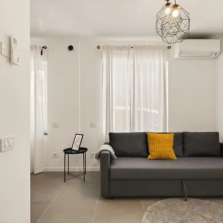 Home, 2 Min From Station Bergame